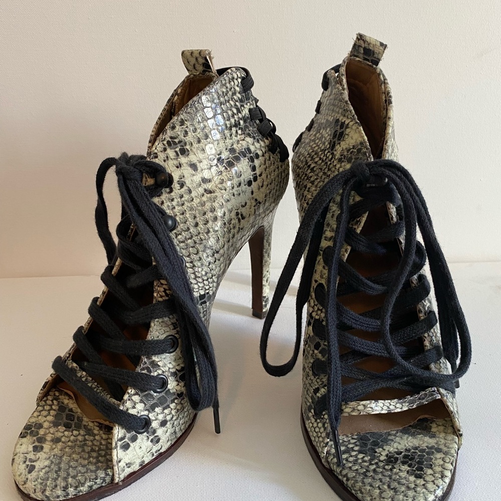 A7EIJE Snake Print Lace Up Heels